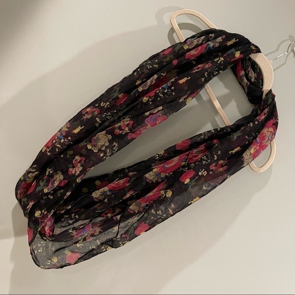 Infiniti Scarf - Floral - Picture 1 of 2